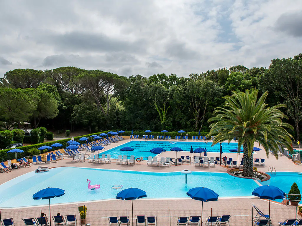 valle-gaia-pool-sky-view