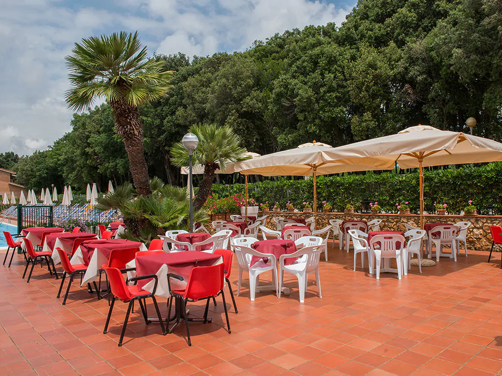 valle-gaia-restaurant-by-the-pool