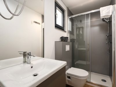 campsite-banki-green-istrian-village-mobile-home-interior-bathroom-3