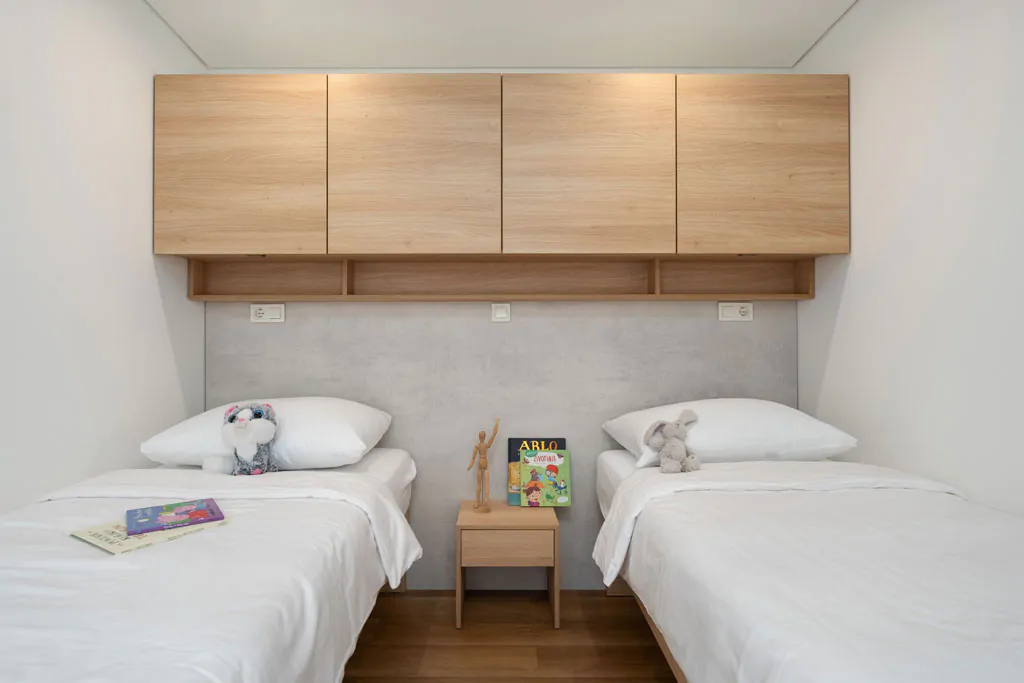 campsite-banki-green-istrian-village-mobile-home-interior-bedroom-single-beds-3