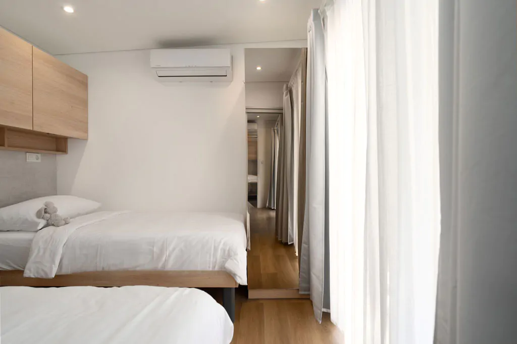 campsite-banki-green-istrian-village-mobile-home-interior-bedroom-single-beds-ii