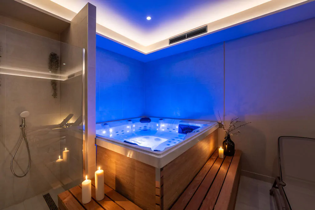 campsite-banki-green-istrian-village-wellness-and-spa-jacuzzi-shower