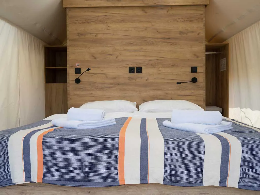 campsite-obonjan-forest-lodge-bedroom-2