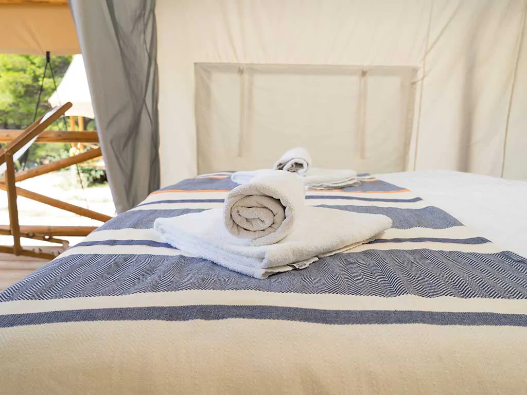 campsite-obonjan-forest-lodge-bedroom-ii-2