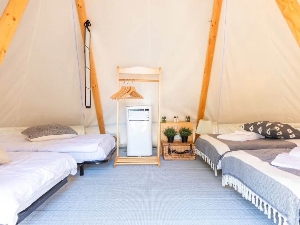 obonjan-island-resosrt-glamping-tent-bell-tent-interior-beds-i-1