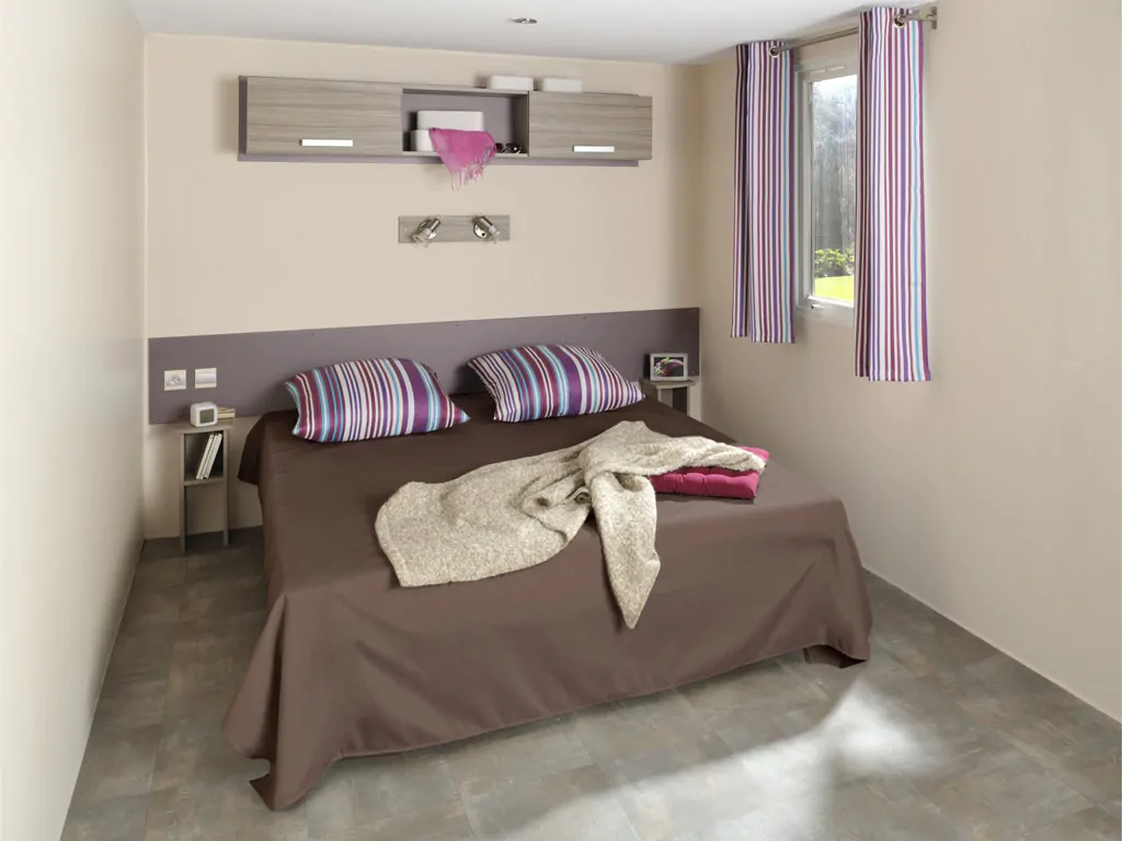 venue-holidays-campsite-cisano-san-vito-mobile-home-grand-800-bedroom-2