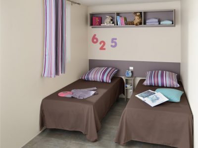 venue-holidays-grand-800-single-beds