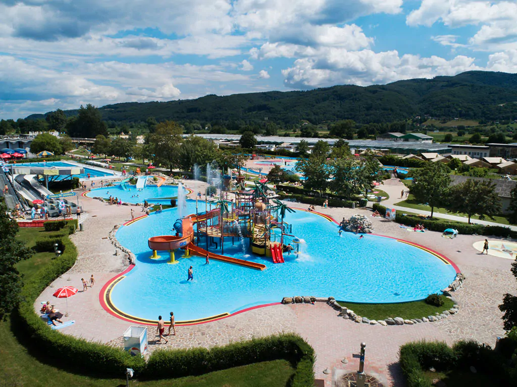 camping-terme-catez-attraction-pool
