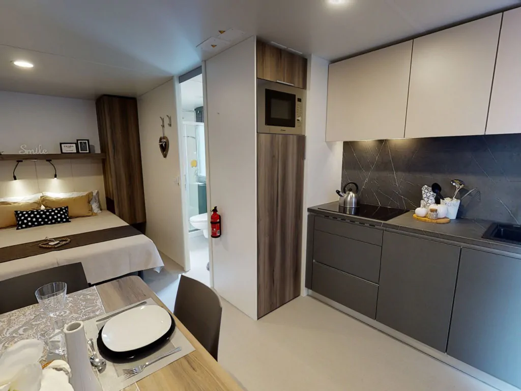 campsite-adria-ankaran-mobile-home-premium-terrace-sea-view