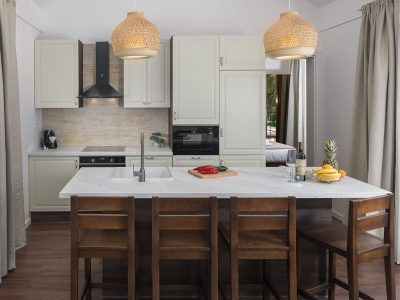 campsite-mon-perin-luxury-bay-villa-porto-bus-jacuzzi-interior-kitchen-bar-table