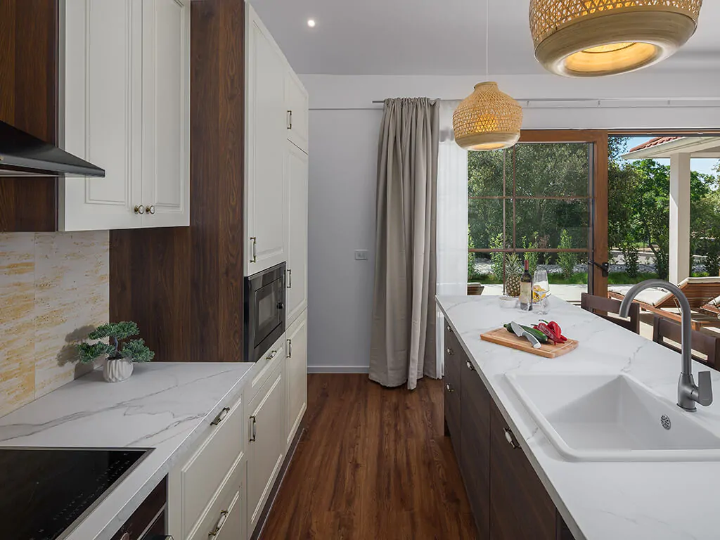 campsite-mon-perin-luxury-bay-villa-porto-bus-jacuzzi-interior-kitchen-sink