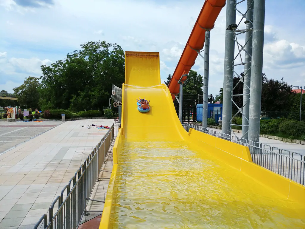 campsite-terme-catez-outdoor-pool-aqua-park-fun-time