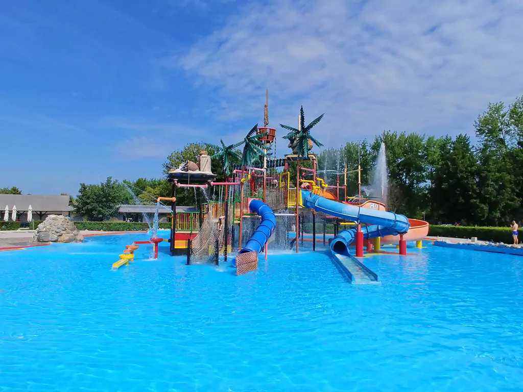 campsite-terme-catez-outdoor-pool-aqua-park-slides-i