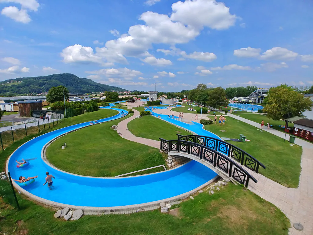 campsite-terme-catez-outdoor-pool-aqua-park-slides
