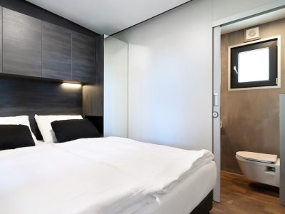 elements-campsite-selce-vip-mobile-homes-bedroom-with-bathroom