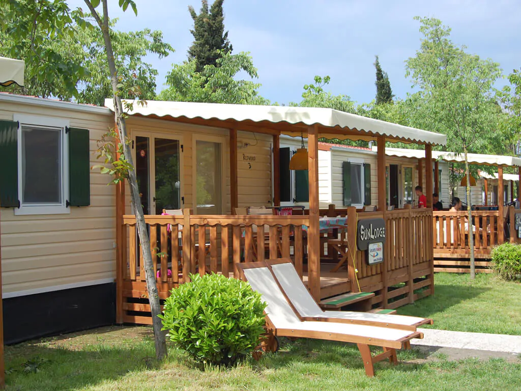mobile-home-sunlodge-redwood-exterior-terrace-i-2
