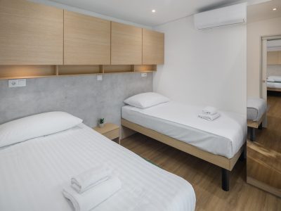 mon-perin-mobile-home-prestige-camping-villa-interior-bedroom-2