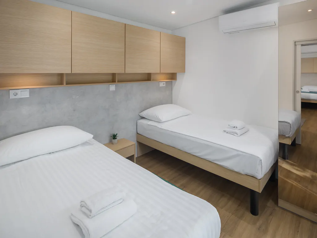 mon-perin-mobile-home-prestige-camping-villa-interior-bedroom-2
