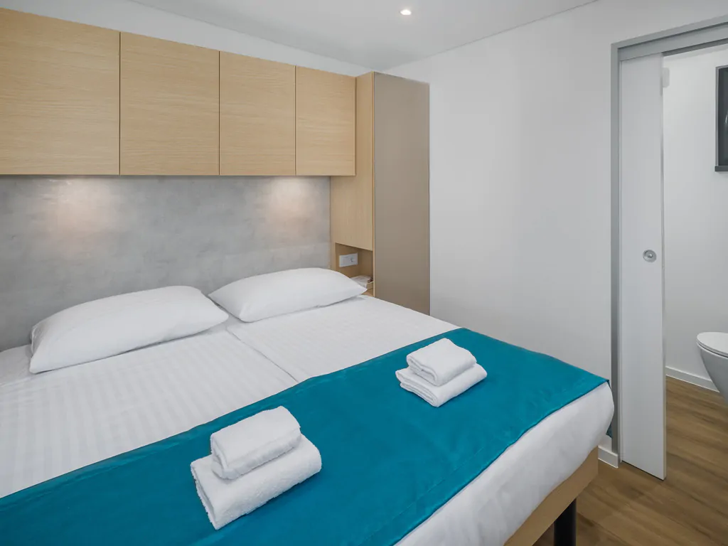 mon-perin-mobile-home-prestige-camping-villa-interior-bedroom-i-2