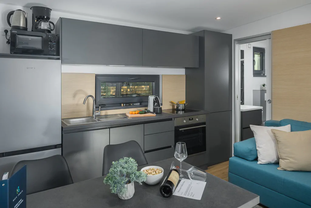 mon-perin-mobile-home-prestige-camping-villa-interior-kitchen-2