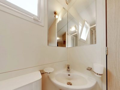sunlodge-maple-mobile-home-interior-bathroom