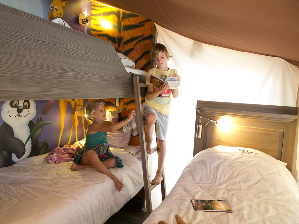 sunlodge-safari-tent-interior-bedroom-ii
