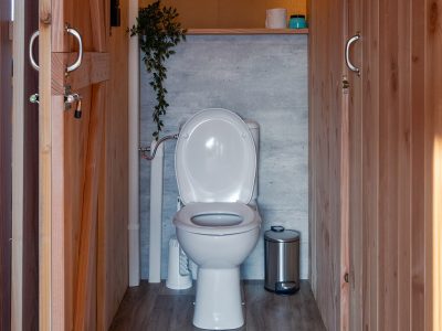 sunlodge-taiga-tent-interior-bathroom-i-3