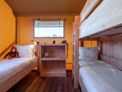 sunlodge-taiga-tent-interior-bedroom-i