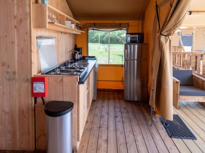 sunlodge-taiga-tent-interior-kitchen