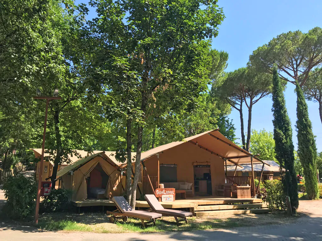 sunlodge-taigakambi-exterior-terrace