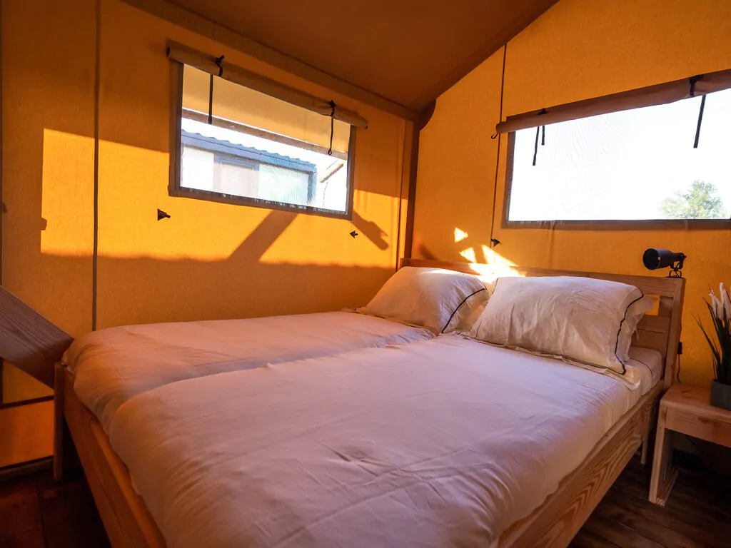 sunlodge-taigakambi-interior-bedroom