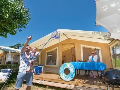 tent-bungalow-for-5-persons-exterior-1