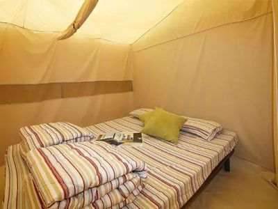 tente-bungalov-5-persons-interior-bedroom-2-2