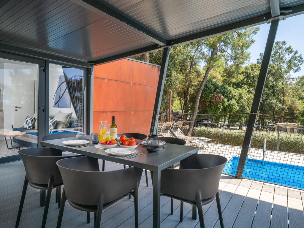 porton-nature-hideouts-mobilehome-porton-holiday-home-pool-one-module-exterior-terrace