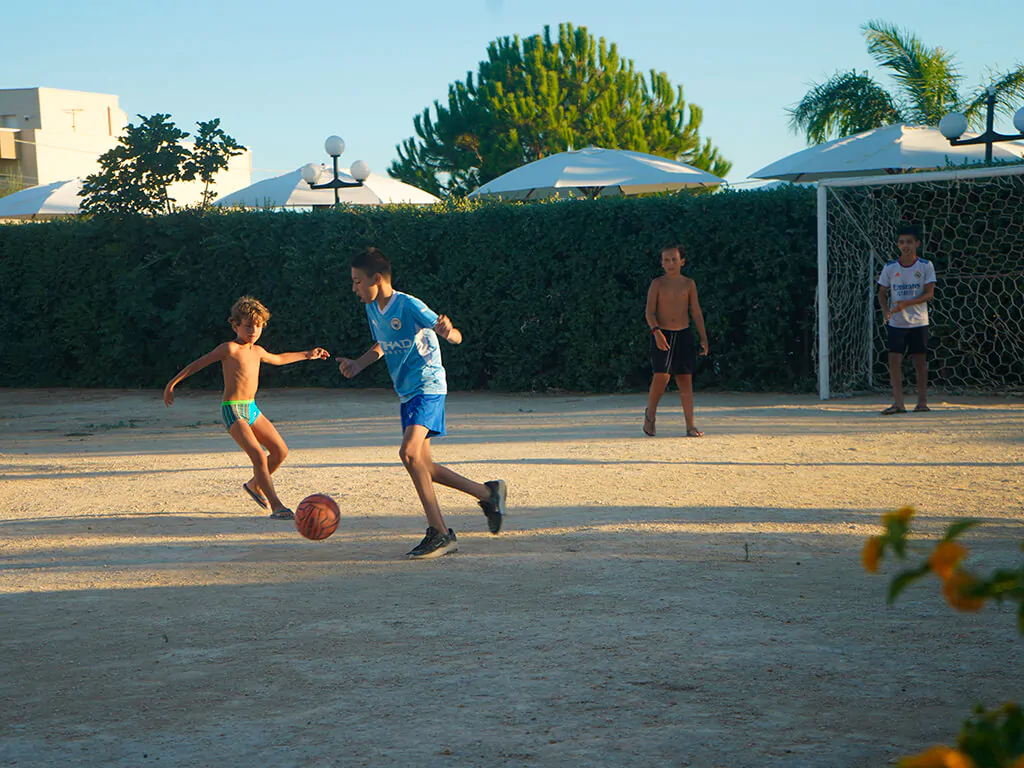campiste-lilybeo-village-kids-playground-football