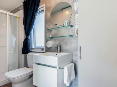 campiste-polari-mobile-home-comfort-interior-bathroom