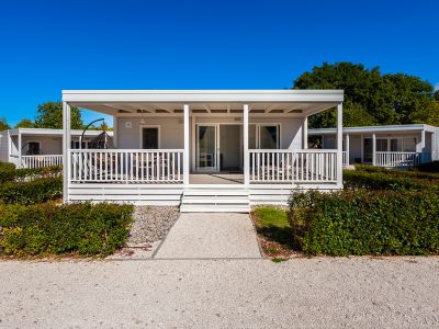 campsite-polari-mobile-home-comfort-exterior-terrace