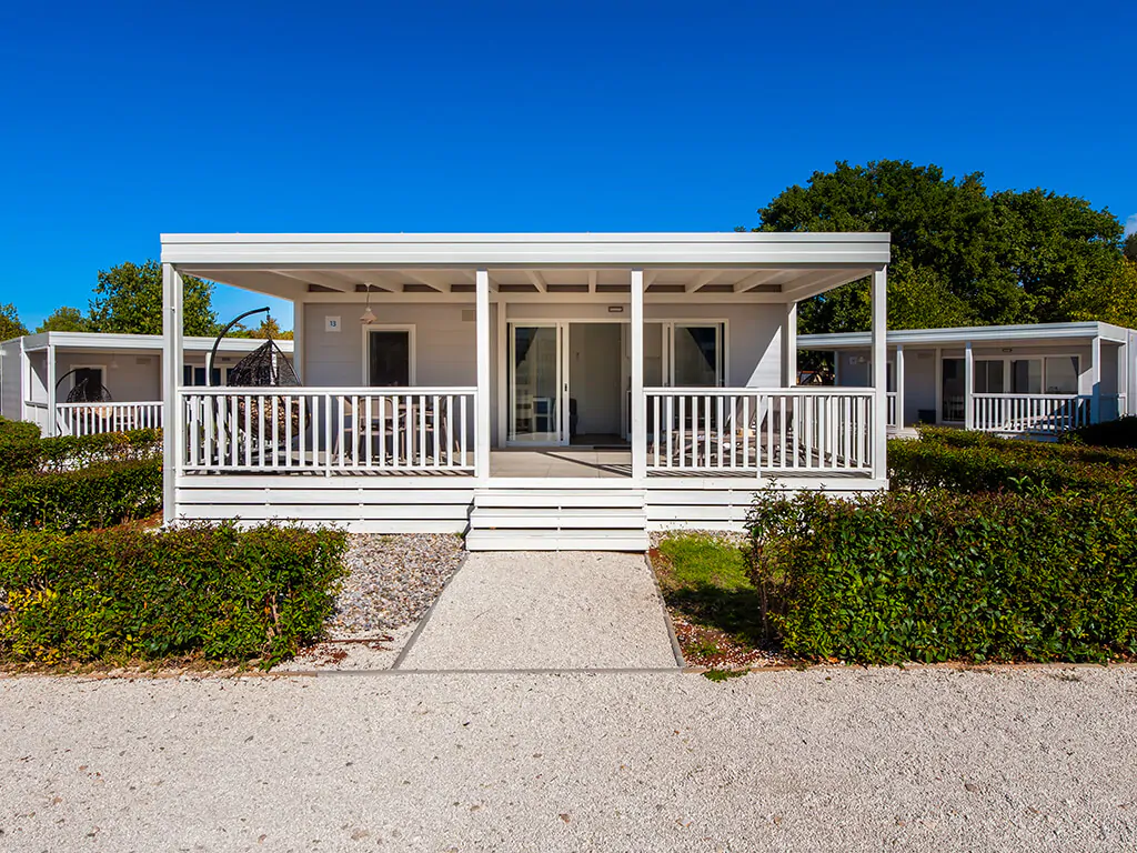 campsite-polari-mobile-home-comfort-exterior-terrace