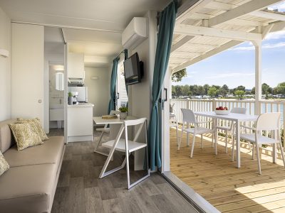 campsite-valkanela-mobile-home-superior-view-exterior-terrace-2
