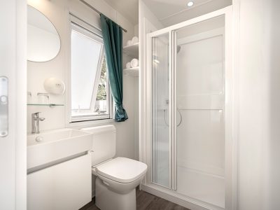 campsite-valkanela-mobile-home-superior-view-interior-bathroom-3