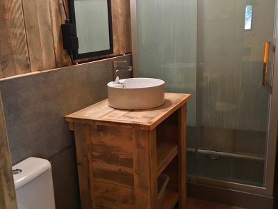 glamping-tent-sunlodge-bintulu-interior-bathroom