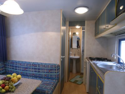 mobile-home-baia-blu-interior-dining-area