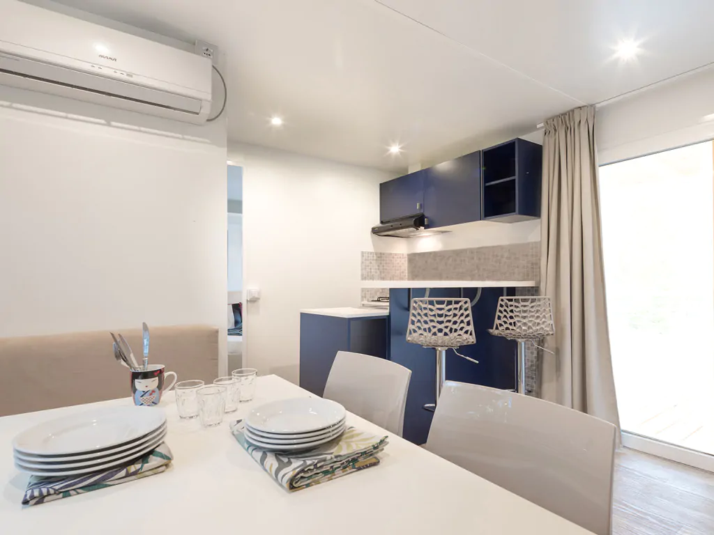 mobile-home-baia-elite-interior-dining-area