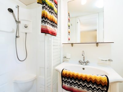 mobile-home-blu-resort-interior-bathroom