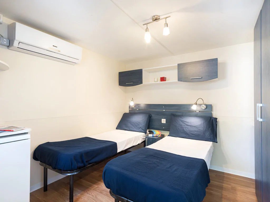 mobile-home-blu-resort-interior-bedroom
