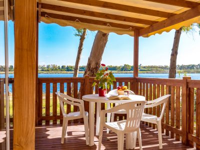 mobile-home-blu-romantic-exterior-terrace-ii
