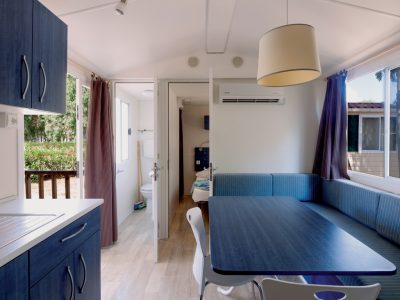 mobile-home-blu-romantic-interior-dining-area