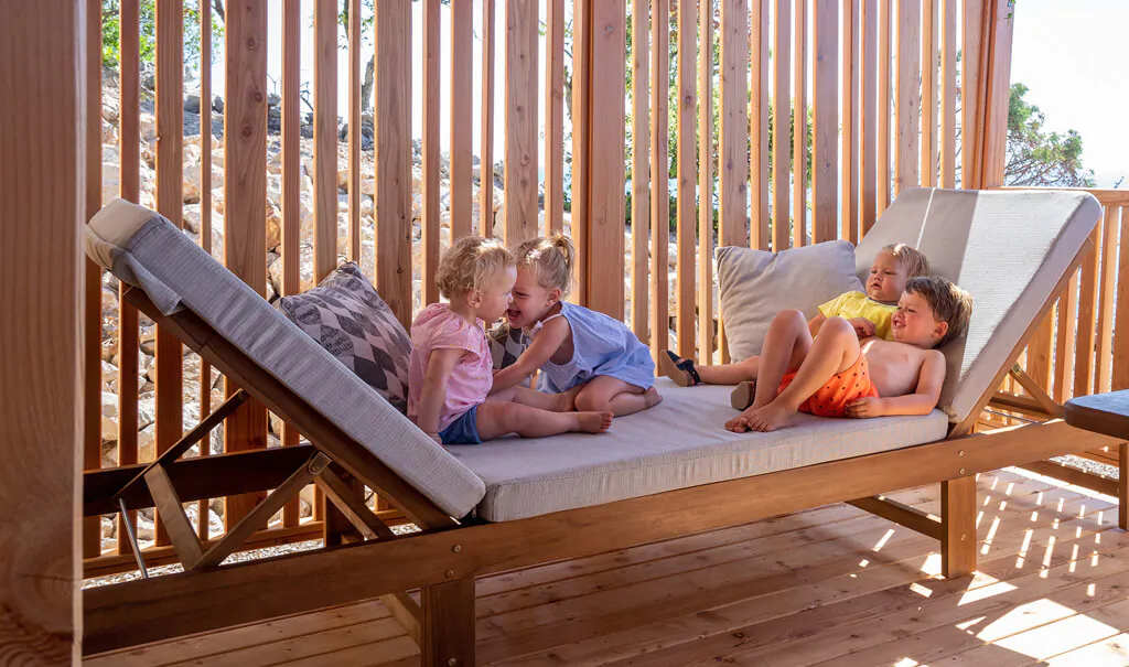 mobile-home-sunlodge-catalpa-exterior-terrace-i-4