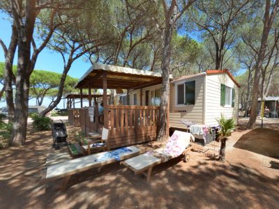 sun-lodge-aspen-mobile-home-exterior-terrace-12