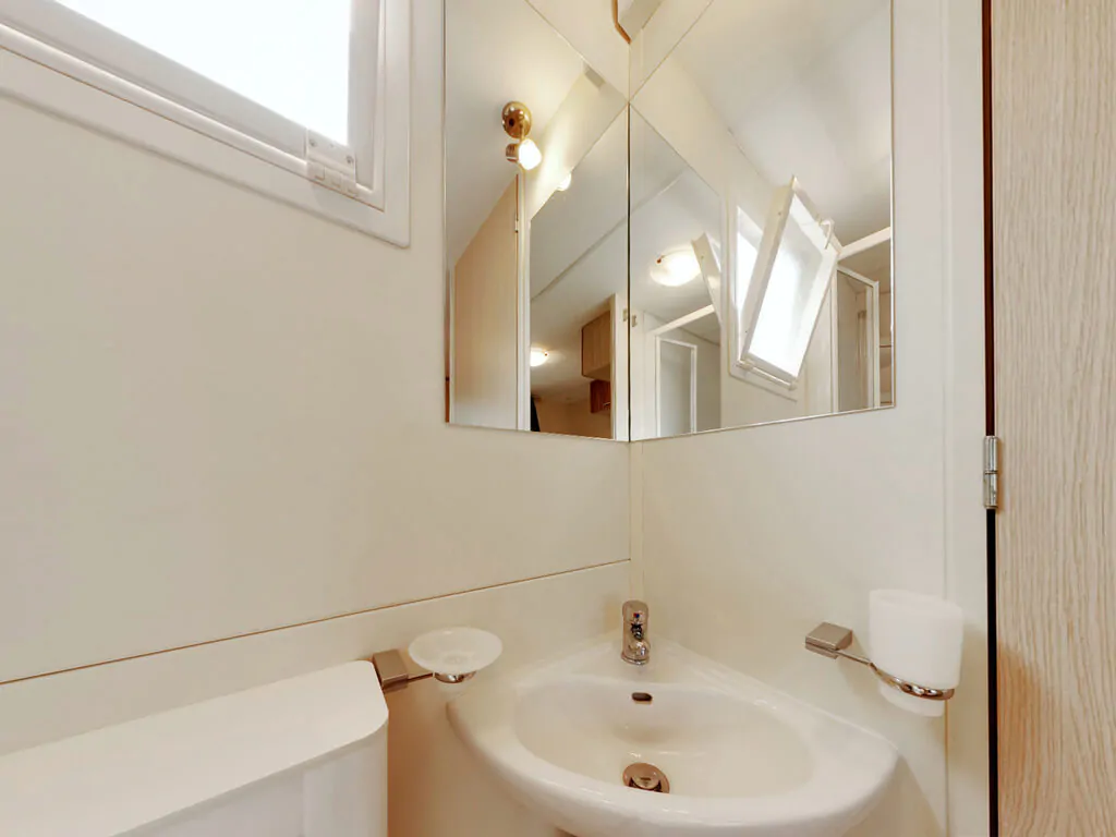sunlodge-maple-mobile-home-interior-bathroom-4